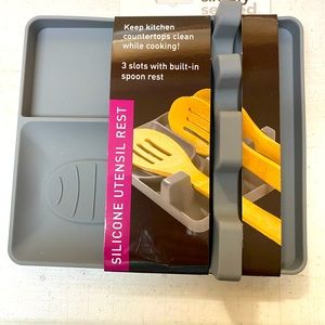 NIP Simple Served silicone Utensil rest